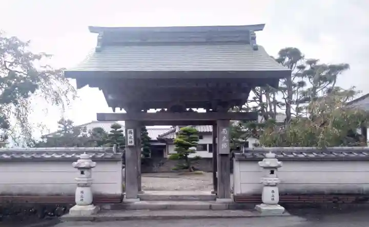 富士山法華本門寺根源の山門・神門