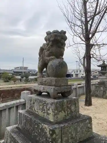 素鵞神社の狛犬