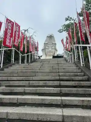 大船観音寺の{uncategorized: "未分類", other: "その他", undefined: "問題あり", building: "その他建物", grave: "お墓", sacred_gate: "鳥居", guardian: "狛犬", statue: "像", buddha: "仏像", history: "歴史", nature: "自然", garden: "庭園", animal: "動物", pagoda: "塔", temizu: "手水舎", mountain_gate: "山門・神門", sanctuary: "本殿・本堂", subordinate: "末社・摂社", art: "芸術", scenery: "景色", jizo: "地蔵", ema: "絵馬", goshuin: "御朱印", omikuji: "おみくじ", items: "授与品その他", amulet: "お守り", goshuincho: "御朱印帳", eats: "食事", festival: "お祭り", votive_dance: "神楽", shichigosan: "七五三参", wedding: "結婚式", experience: "体験その他", initially: "初詣", around: "周辺", anti_infection: "感染症対策"}