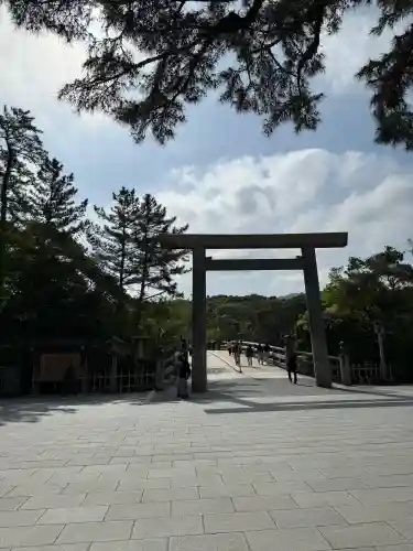 伊勢神宮内宮（皇大神宮）の{uncategorized: "未分類", other: "その他", undefined: "問題あり", building: "その他建物", grave: "お墓", sacred_gate: "鳥居", guardian: "狛犬", statue: "像", buddha: "仏像", history: "歴史", nature: "自然", garden: "庭園", animal: "動物", pagoda: "塔", temizu: "手水舎", mountain_gate: "山門・神門", sanctuary: "本殿・本堂", subordinate: "末社・摂社", art: "芸術", scenery: "景色", jizo: "地蔵", ema: "絵馬", goshuin: "御朱印", omikuji: "おみくじ", items: "授与品その他", amulet: "お守り", goshuincho: "御朱印帳", eats: "食事", festival: "お祭り", votive_dance: "神楽", shichigosan: "七五三参", wedding: "結婚式", experience: "体験その他", initially: "初詣", around: "周辺", anti_infection: "感染症対策"}