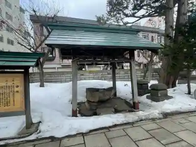水天宮の{uncategorized: "未分類", other: "その他", undefined: "問題あり", building: "その他建物", grave: "お墓", sacred_gate: "鳥居", guardian: "狛犬", statue: "像", buddha: "仏像", history: "歴史", nature: "自然", garden: "庭園", animal: "動物", pagoda: "塔", temizu: "手水舎", mountain_gate: "山門・神門", sanctuary: "本殿・本堂", subordinate: "末社・摂社", art: "芸術", scenery: "景色", jizo: "地蔵", ema: "絵馬", goshuin: "御朱印", omikuji: "おみくじ", items: "授与品その他", amulet: "お守り", goshuincho: "御朱印帳", eats: "食事", festival: "お祭り", votive_dance: "神楽", shichigosan: "七五三参", wedding: "結婚式", experience: "体験その他", initially: "初詣", around: "周辺", anti_infection: "感染症対策"}