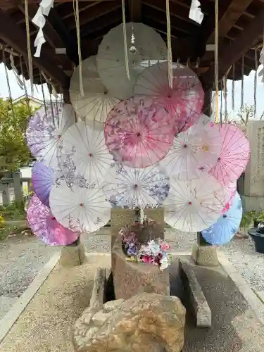 水堂須佐男神社の{uncategorized: "未分類", other: "その他", undefined: "問題あり", building: "その他建物", grave: "お墓", sacred_gate: "鳥居", guardian: "狛犬", statue: "像", buddha: "仏像", history: "歴史", nature: "自然", garden: "庭園", animal: "動物", pagoda: "塔", temizu: "手水舎", mountain_gate: "山門・神門", sanctuary: "本殿・本堂", subordinate: "末社・摂社", art: "芸術", scenery: "景色", jizo: "地蔵", ema: "絵馬", goshuin: "御朱印", omikuji: "おみくじ", items: "授与品その他", amulet: "お守り", goshuincho: "御朱印帳", eats: "食事", festival: "お祭り", votive_dance: "神楽", shichigosan: "七五三参", wedding: "結婚式", experience: "体験その他", initially: "初詣", around: "周辺", anti_infection: "感染症対策"}