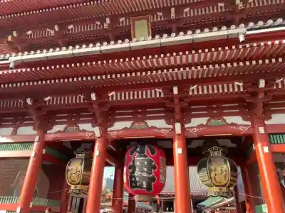浅草寺の山門・神門