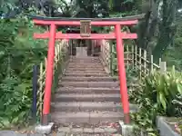 円山随身稲荷大明神の鳥居