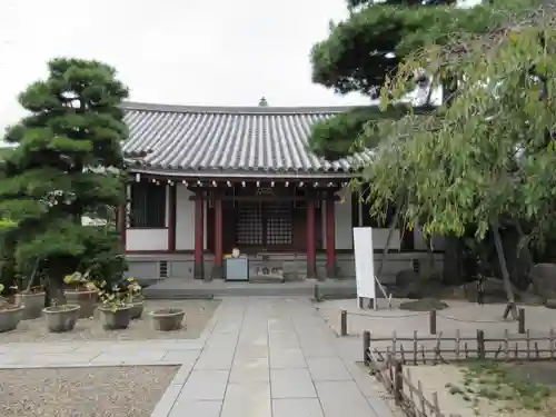 自性院の本殿・本堂