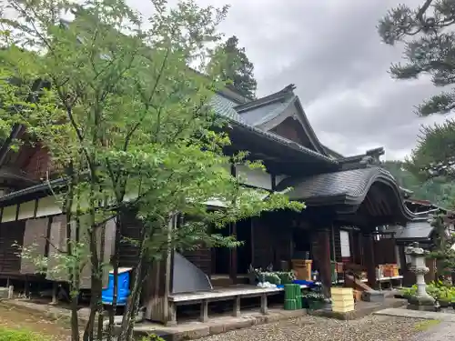 瑞岸寺の本殿