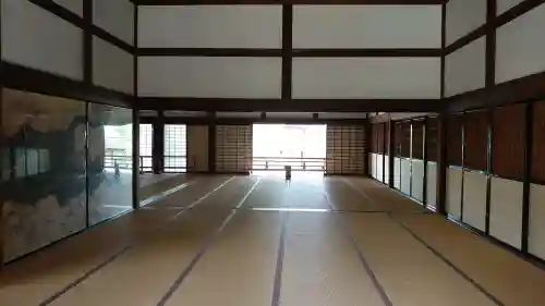 天龍寺の{uncategorized: "未分類", other: "その他", undefined: "問題あり", building: "その他建物", grave: "お墓", sacred_gate: "鳥居", guardian: "狛犬", statue: "像", buddha: "仏像", history: "歴史", nature: "自然", garden: "庭園", animal: "動物", pagoda: "塔", temizu: "手水舎", mountain_gate: "山門・神門", sanctuary: "本殿・本堂", subordinate: "末社・摂社", art: "芸術", scenery: "景色", jizo: "地蔵", ema: "絵馬", goshuin: "御朱印", omikuji: "おみくじ", items: "授与品その他", amulet: "お守り", goshuincho: "御朱印帳", eats: "食事", festival: "お祭り", votive_dance: "神楽", shichigosan: "七五三参", wedding: "結婚式", experience: "体験その他", initially: "初詣", around: "周辺", anti_infection: "感染症対策"}