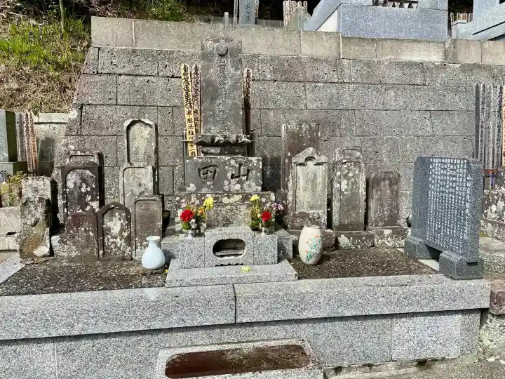 大寳寺の{uncategorized: "未分類", other: "その他", undefined: "問題あり", building: "その他建物", grave: "お墓", sacred_gate: "鳥居", guardian: "狛犬", statue: "像", buddha: "仏像", history: "歴史", nature: "自然", garden: "庭園", animal: "動物", pagoda: "塔", temizu: "手水舎", mountain_gate: "山門・神門", sanctuary: "本殿・本堂", subordinate: "末社・摂社", art: "芸術", scenery: "景色", jizo: "地蔵", ema: "絵馬", goshuin: "御朱印", omikuji: "おみくじ", items: "授与品その他", amulet: "お守り", goshuincho: "御朱印帳", eats: "食事", festival: "お祭り", votive_dance: "神楽", shichigosan: "七五三参", wedding: "結婚式", experience: "体験その他", initially: "初詣", around: "周辺", anti_infection: "感染症対策"}