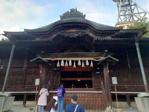 四柱神社の本殿