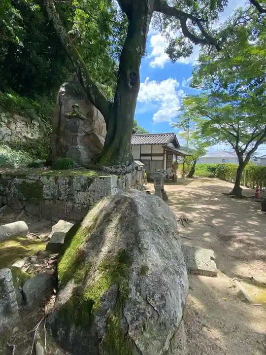 恩徳寺古立石不動明王(岡山県)