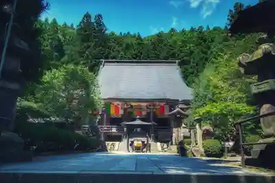 宝珠山 立石寺の本殿・本堂
