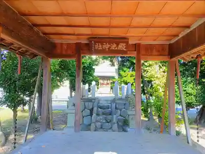 殿池社の本殿・本堂