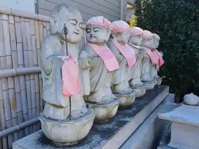 信松院の{uncategorized: "未分類", other: "その他", undefined: "問題あり", building: "その他建物", grave: "お墓", sacred_gate: "鳥居", guardian: "狛犬", statue: "像", buddha: "仏像", history: "歴史", nature: "自然", garden: "庭園", animal: "動物", pagoda: "塔", temizu: "手水舎", mountain_gate: "山門・神門", sanctuary: "本殿・本堂", subordinate: "末社・摂社", art: "芸術", scenery: "景色", jizo: "地蔵", ema: "絵馬", goshuin: "御朱印", omikuji: "おみくじ", items: "授与品その他", amulet: "お守り", goshuincho: "御朱印帳", eats: "食事", festival: "お祭り", votive_dance: "神楽", shichigosan: "七五三参", wedding: "結婚式", experience: "体験その他", initially: "初詣", around: "周辺", anti_infection: "感染症対策"}