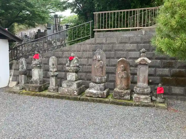 観蔵院の{uncategorized: "未分類", other: "その他", undefined: "問題あり", building: "その他建物", grave: "お墓", sacred_gate: "鳥居", guardian: "狛犬", statue: "像", buddha: "仏像", history: "歴史", nature: "自然", garden: "庭園", animal: "動物", pagoda: "塔", temizu: "手水舎", mountain_gate: "山門・神門", sanctuary: "本殿・本堂", subordinate: "末社・摂社", art: "芸術", scenery: "景色", jizo: "地蔵", ema: "絵馬", goshuin: "御朱印", omikuji: "おみくじ", items: "授与品その他", amulet: "お守り", goshuincho: "御朱印帳", eats: "食事", festival: "お祭り", votive_dance: "神楽", shichigosan: "七五三参", wedding: "結婚式", experience: "体験その他", initially: "初詣", around: "周辺", anti_infection: "感染症対策"}