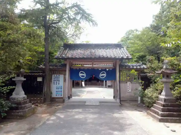 柳川総鎮守 日吉神社の山門・神門
