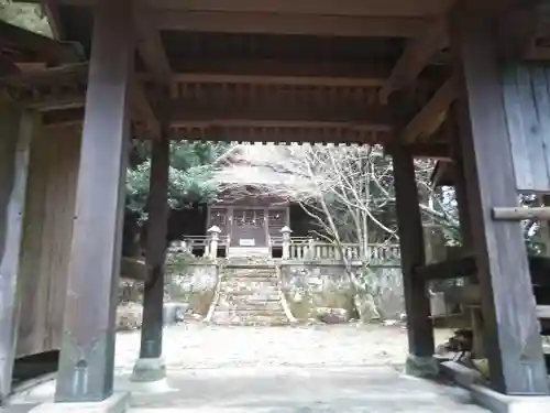 七所神社の山門