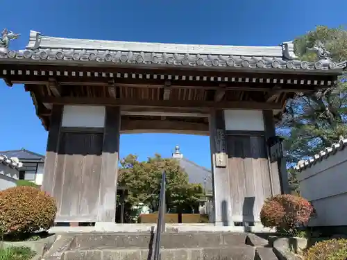 医王寺の山門