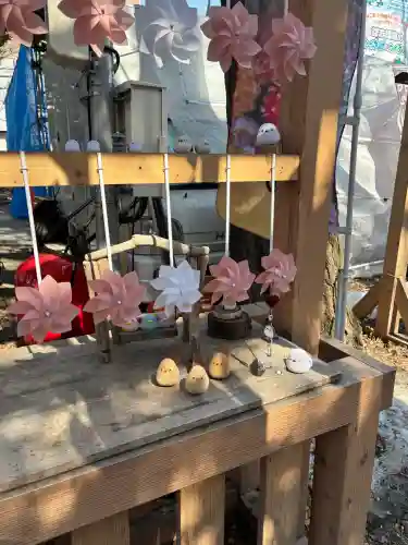 札幌諏訪神社の{uncategorized: "未分類", other: "その他", undefined: "問題あり", building: "その他建物", grave: "お墓", sacred_gate: "鳥居", guardian: "狛犬", statue: "像", buddha: "仏像", history: "歴史", nature: "自然", garden: "庭園", animal: "動物", pagoda: "塔", temizu: "手水舎", mountain_gate: "山門・神門", sanctuary: "本殿・本堂", subordinate: "末社・摂社", art: "芸術", scenery: "景色", jizo: "地蔵", ema: "絵馬", goshuin: "御朱印", omikuji: "おみくじ", items: "授与品その他", amulet: "お守り", goshuincho: "御朱印帳", eats: "食事", festival: "お祭り", votive_dance: "神楽", shichigosan: "七五三参", wedding: "結婚式", experience: "体験その他", initially: "初詣", around: "周辺", anti_infection: "感染症対策"}