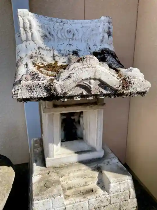 猿田彦大神・稲荷社の{uncategorized: "未分類", other: "その他", undefined: "問題あり", building: "その他建物", grave: "お墓", sacred_gate: "鳥居", guardian: "狛犬", statue: "像", buddha: "仏像", history: "歴史", nature: "自然", garden: "庭園", animal: "動物", pagoda: "塔", temizu: "手水舎", mountain_gate: "山門・神門", sanctuary: "本殿・本堂", subordinate: "末社・摂社", art: "芸術", scenery: "景色", jizo: "地蔵", ema: "絵馬", goshuin: "御朱印", omikuji: "おみくじ", items: "授与品その他", amulet: "お守り", goshuincho: "御朱印帳", eats: "食事", festival: "お祭り", votive_dance: "神楽", shichigosan: "七五三参", wedding: "結婚式", experience: "体験その他", initially: "初詣", around: "周辺", anti_infection: "感染症対策"}