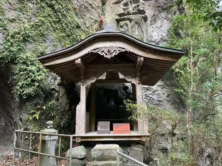 犬飼石仏(大分県)