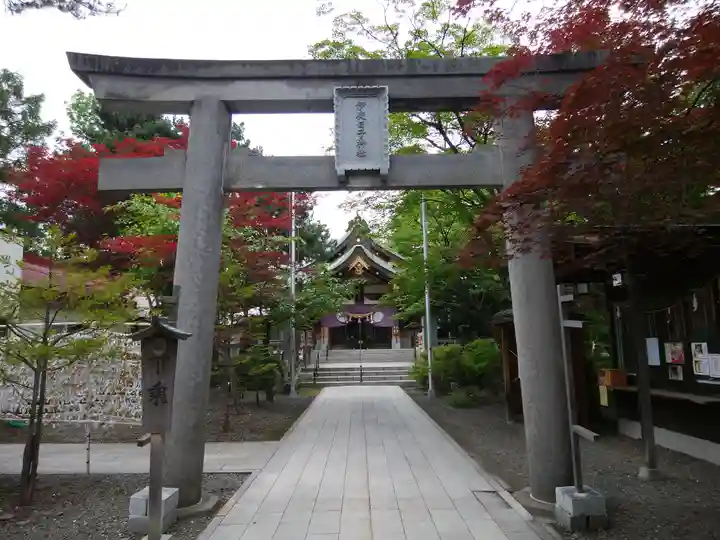 彌彦神社 (伊夜日子神社)の鳥居