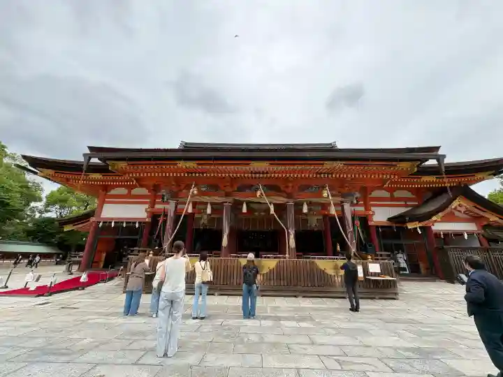 八坂神社(祇園さん)の{uncategorized: "未分類", other: "その他", undefined: "問題あり", building: "その他建物", grave: "お墓", sacred_gate: "鳥居", guardian: "狛犬", statue: "像", buddha: "仏像", history: "歴史", nature: "自然", garden: "庭園", animal: "動物", pagoda: "塔", temizu: "手水舎", mountain_gate: "山門・神門", sanctuary: "本殿・本堂", subordinate: "末社・摂社", art: "芸術", scenery: "景色", jizo: "地蔵", ema: "絵馬", goshuin: "御朱印", omikuji: "おみくじ", items: "授与品その他", amulet: "お守り", goshuincho: "御朱印帳", eats: "食事", festival: "お祭り", votive_dance: "神楽", shichigosan: "七五三参", wedding: "結婚式", experience: "体験その他", initially: "初詣", around: "周辺", anti_infection: "感染症対策"}