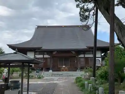 長泉寺の本殿・本堂