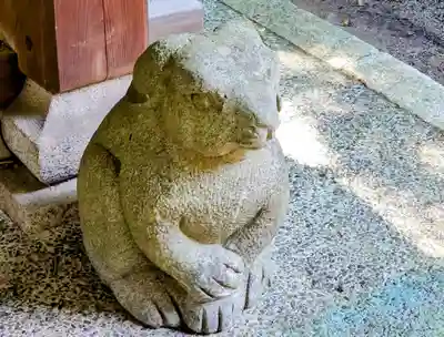 岡崎神社の狛犬