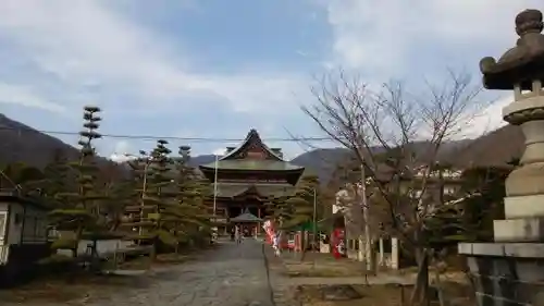 甲斐善光寺の本殿