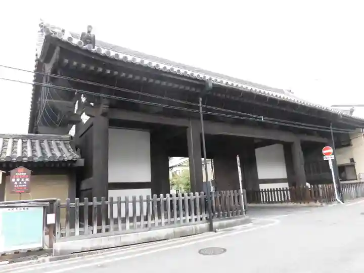 蓮華王院(三十三間堂)の山門・神門