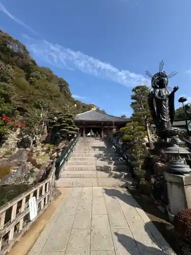 清荒神清澄寺の{uncategorized: "未分類", other: "その他", undefined: "問題あり", building: "その他建物", grave: "お墓", sacred_gate: "鳥居", guardian: "狛犬", statue: "像", buddha: "仏像", history: "歴史", nature: "自然", garden: "庭園", animal: "動物", pagoda: "塔", temizu: "手水舎", mountain_gate: "山門・神門", sanctuary: "本殿・本堂", subordinate: "末社・摂社", art: "芸術", scenery: "景色", jizo: "地蔵", ema: "絵馬", goshuin: "御朱印", omikuji: "おみくじ", items: "授与品その他", amulet: "お守り", goshuincho: "御朱印帳", eats: "食事", festival: "お祭り", votive_dance: "神楽", shichigosan: "七五三参", wedding: "結婚式", experience: "体験その他", initially: "初詣", around: "周辺", anti_infection: "感染症対策"}