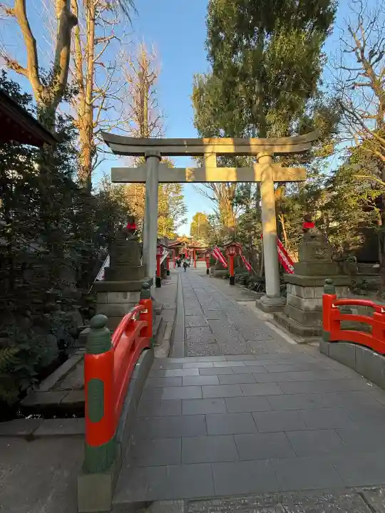 馬橋稲荷神社の{uncategorized: "未分類", other: "その他", undefined: "問題あり", building: "その他建物", grave: "お墓", sacred_gate: "鳥居", guardian: "狛犬", statue: "像", buddha: "仏像", history: "歴史", nature: "自然", garden: "庭園", animal: "動物", pagoda: "塔", temizu: "手水舎", mountain_gate: "山門・神門", sanctuary: "本殿・本堂", subordinate: "末社・摂社", art: "芸術", scenery: "景色", jizo: "地蔵", ema: "絵馬", goshuin: "御朱印", omikuji: "おみくじ", items: "授与品その他", amulet: "お守り", goshuincho: "御朱印帳", eats: "食事", festival: "お祭り", votive_dance: "神楽", shichigosan: "七五三参", wedding: "結婚式", experience: "体験その他", initially: "初詣", around: "周辺", anti_infection: "感染症対策"}
