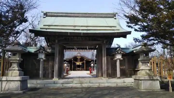 根室金刀比羅神社の山門・神門