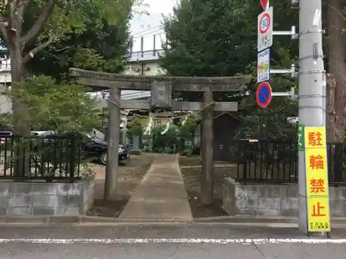 諏訪神社の鳥居