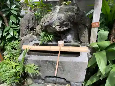 三光稲荷神社の手水舎