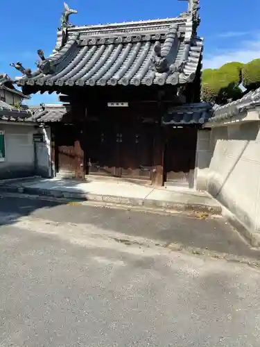 光明寺の山門