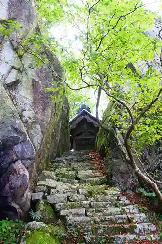 琴彈山神社の本殿