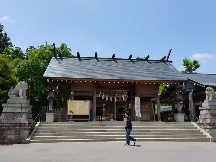 開成山大神宮の山門・神門