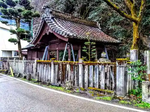 稲荷神社の本殿