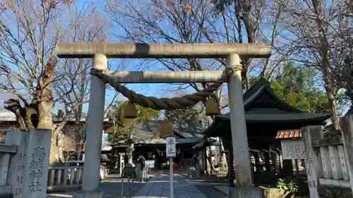 埼玉厄除け開運大師・龍泉寺（切り絵御朱印発祥の寺）の鳥居