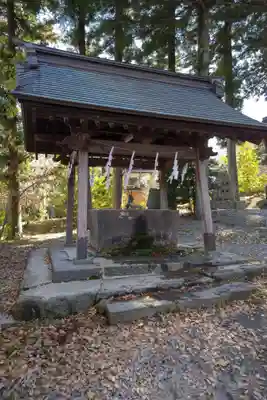 諏訪大社上社前宮の手水舎