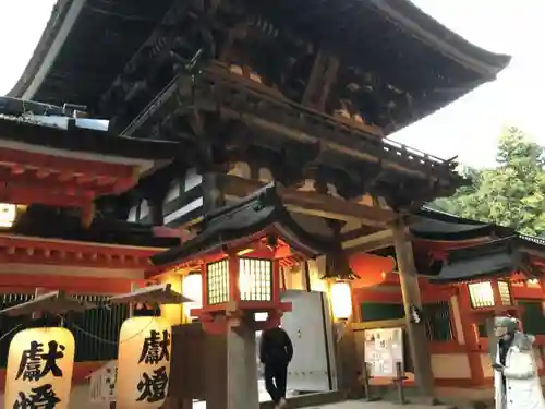 石上神宮の山門・神門