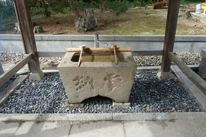 八幡神社の手水舎