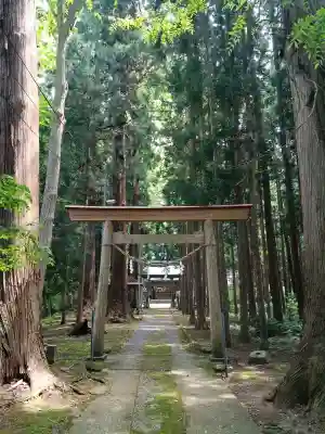 神明社の{uncategorized: "未分類", other: "その他", undefined: "問題あり", building: "その他建物", grave: "お墓", sacred_gate: "鳥居", guardian: "狛犬", statue: "像", buddha: "仏像", history: "歴史", nature: "自然", garden: "庭園", animal: "動物", pagoda: "塔", temizu: "手水舎", mountain_gate: "山門・神門", sanctuary: "本殿・本堂", subordinate: "末社・摂社", art: "芸術", scenery: "景色", jizo: "地蔵", ema: "絵馬", goshuin: "御朱印", omikuji: "おみくじ", items: "授与品その他", amulet: "お守り", goshuincho: "御朱印帳", eats: "食事", festival: "お祭り", votive_dance: "神楽", shichigosan: "七五三参", wedding: "結婚式", experience: "体験その他", initially: "初詣", around: "周辺", anti_infection: "感染症対策"}