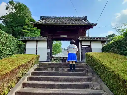 久保寺の山門