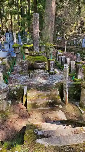 高野山金剛峯寺奥の院(和歌山県)