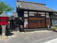 本伝寺の{uncategorized: "未分類", other: "その他", undefined: "問題あり", building: "その他建物", grave: "お墓", sacred_gate: "鳥居", guardian: "狛犬", statue: "像", buddha: "仏像", history: "歴史", nature: "自然", garden: "庭園", animal: "動物", pagoda: "塔", temizu: "手水舎", mountain_gate: "山門・神門", sanctuary: "本殿・本堂", subordinate: "末社・摂社", art: "芸術", scenery: "景色", jizo: "地蔵", ema: "絵馬", goshuin: "御朱印", omikuji: "おみくじ", items: "授与品その他", amulet: "お守り", goshuincho: "御朱印帳", eats: "食事", festival: "お祭り", votive_dance: "神楽", shichigosan: "七五三参", wedding: "結婚式", experience: "体験その他", initially: "初詣", around: "周辺", anti_infection: "感染症対策"}