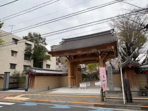 霊巌寺の山門・神門
