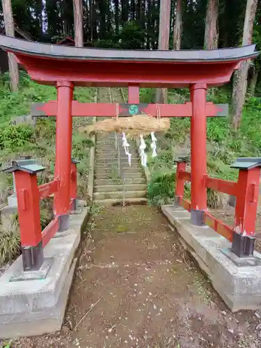 鸕鷀草神社の鳥居
