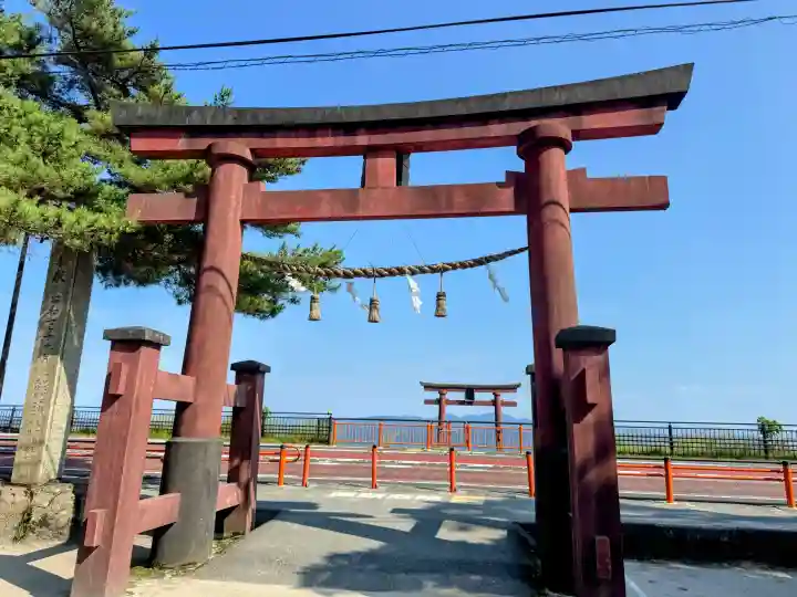 白鬚神社の{uncategorized: "未分類", other: "その他", undefined: "問題あり", building: "その他建物", grave: "お墓", sacred_gate: "鳥居", guardian: "狛犬", statue: "像", buddha: "仏像", history: "歴史", nature: "自然", garden: "庭園", animal: "動物", pagoda: "塔", temizu: "手水舎", mountain_gate: "山門・神門", sanctuary: "本殿・本堂", subordinate: "末社・摂社", art: "芸術", scenery: "景色", jizo: "地蔵", ema: "絵馬", goshuin: "御朱印", omikuji: "おみくじ", items: "授与品その他", amulet: "お守り", goshuincho: "御朱印帳", eats: "食事", festival: "お祭り", votive_dance: "神楽", shichigosan: "七五三参", wedding: "結婚式", experience: "体験その他", initially: "初詣", around: "周辺", anti_infection: "感染症対策"}